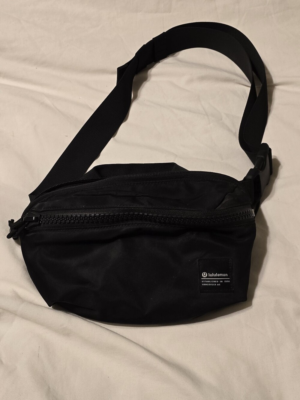 lululemon athletica Black Waist Bag - Sleek Everyday Carry